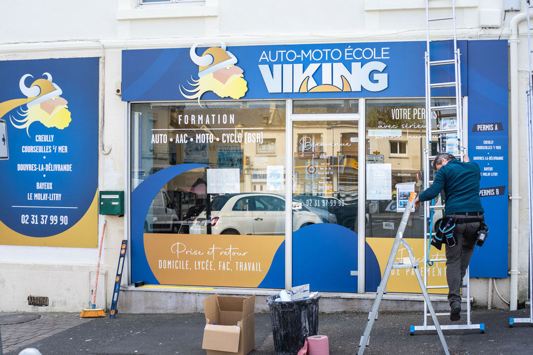 pose nouvelle enseigne viking auto ecole courseulles sur mer