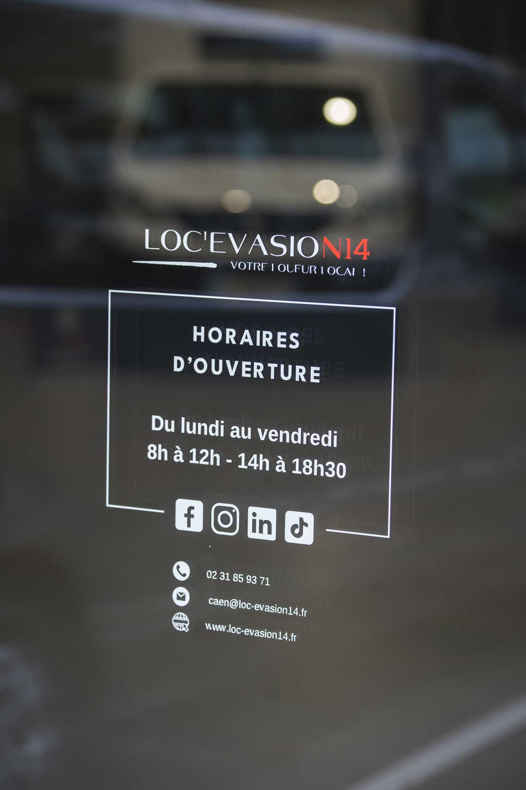 Marquage et habillage de véhicules à Caen pour Loc Évasion 14 Marquage et habillage de véhicules à Caen pour Loc Évasion 14