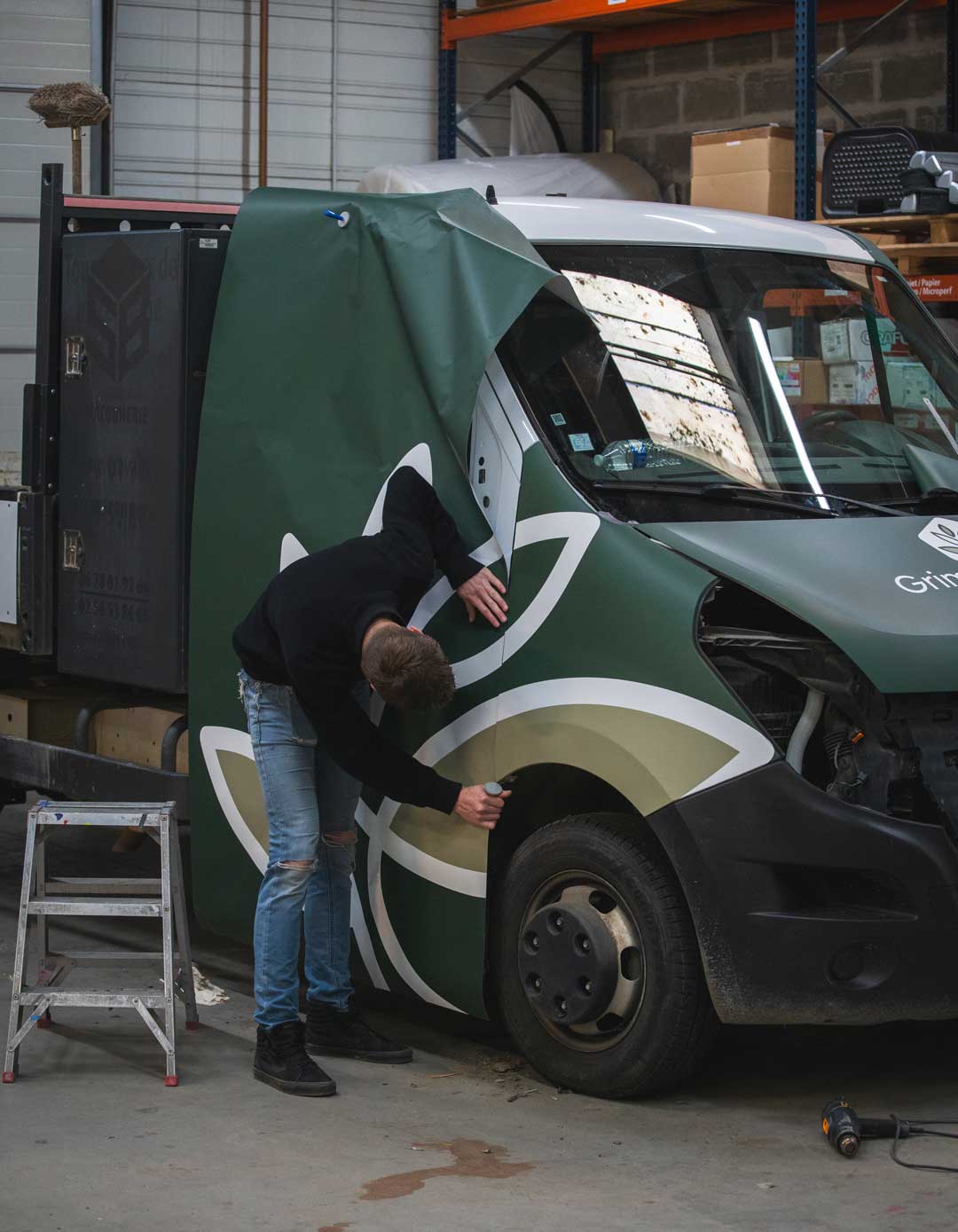 Marquage véhicule Grimpe Paysage | Total covering camion benne