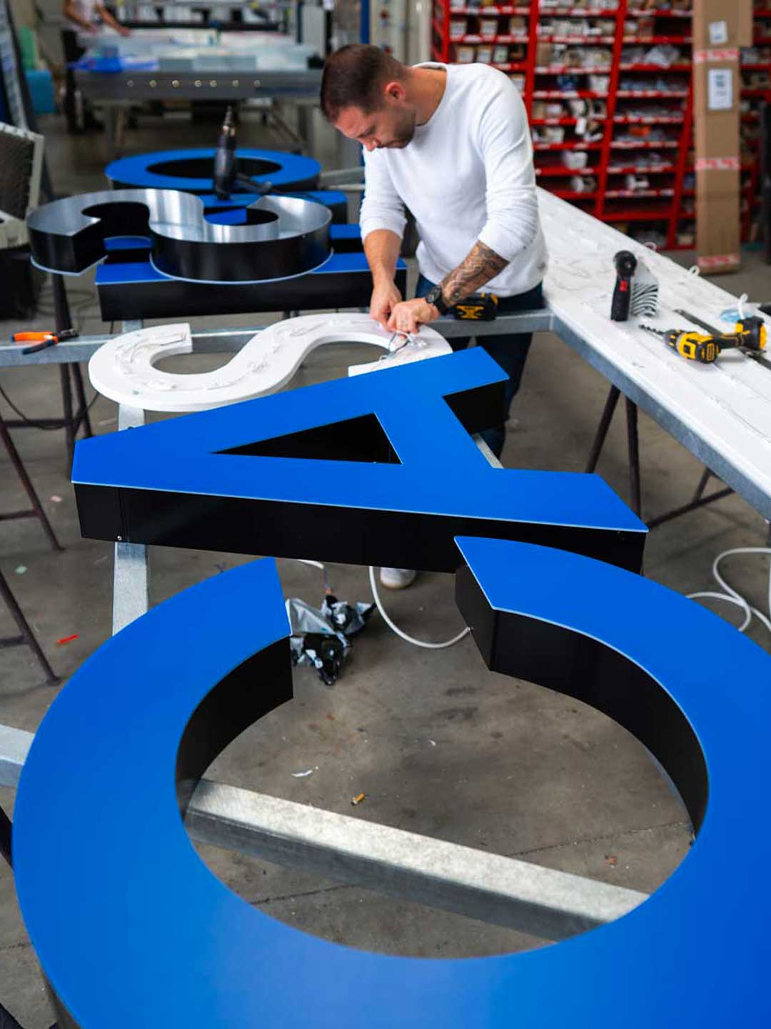 enseigne lumineuse caen klik studio