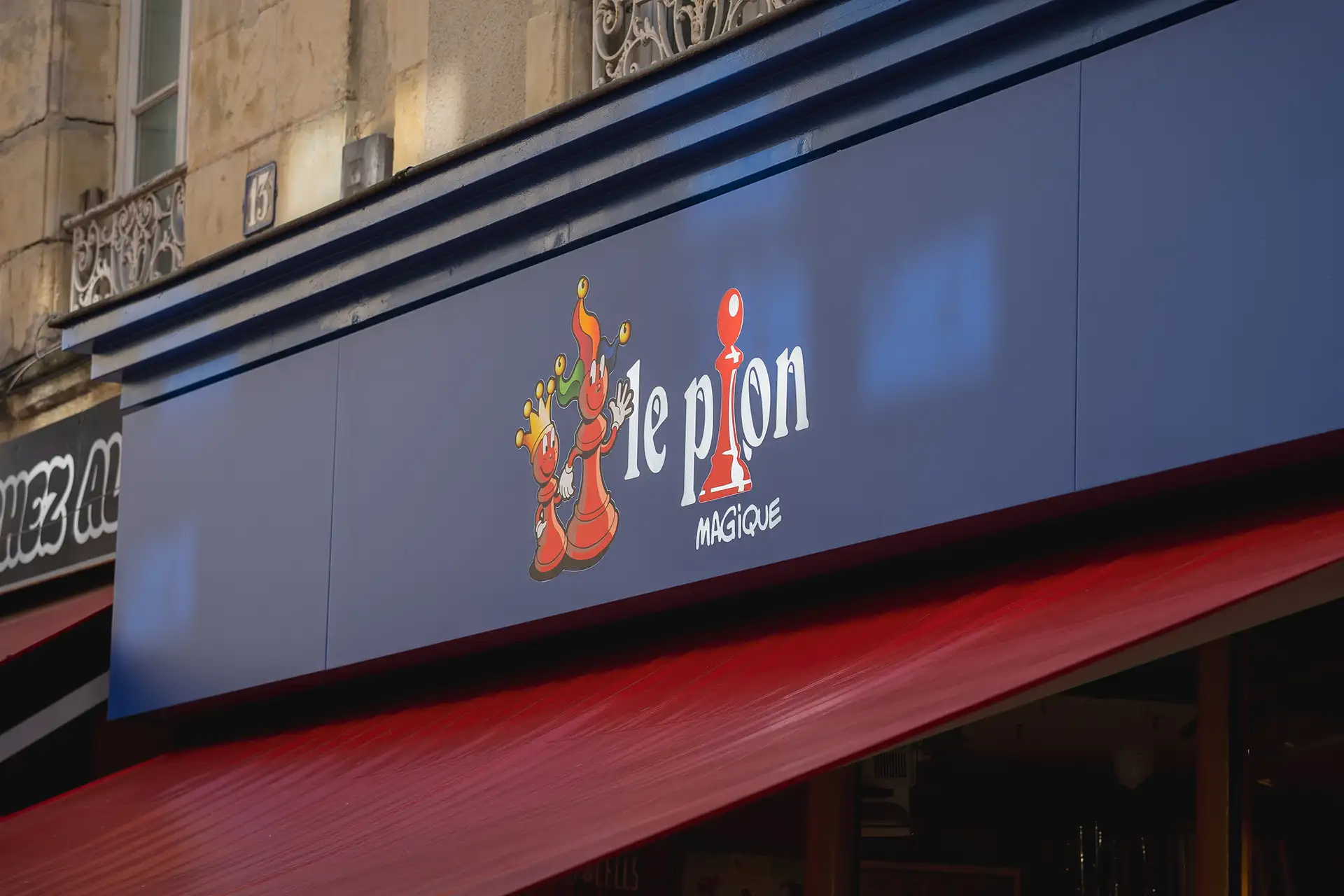 enseigne lumineuse Caen Le Pion Magique