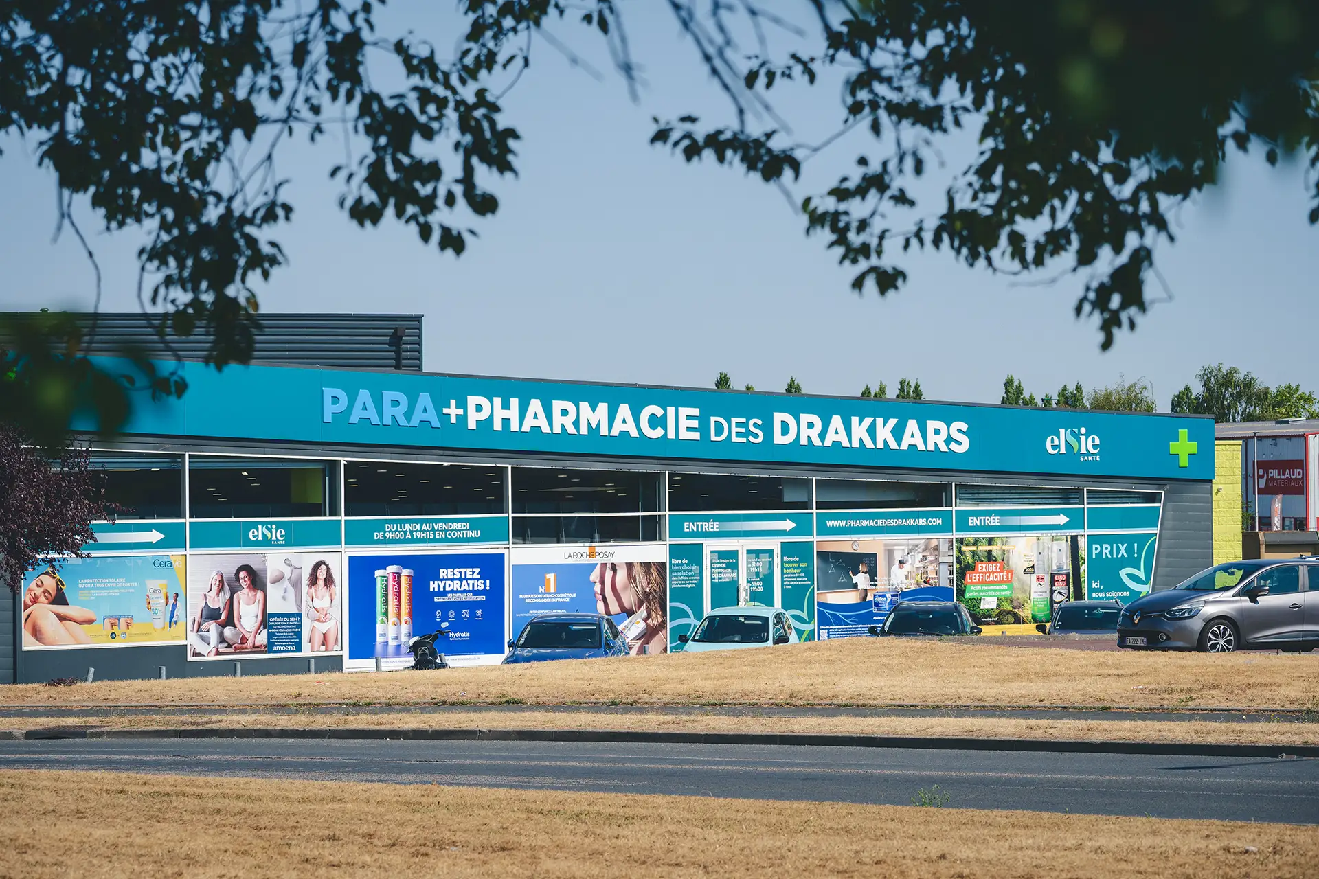 enseigne lumineuse caen klik studio pharmacie des drakkars