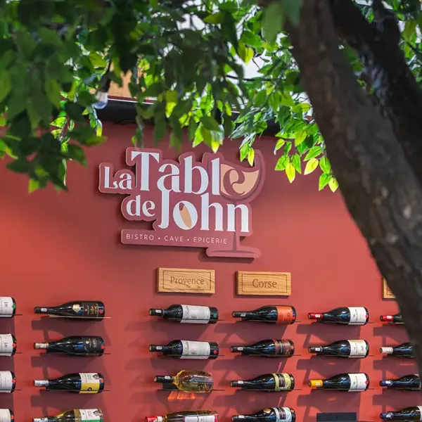 enseigne lumineuse caen La table de John