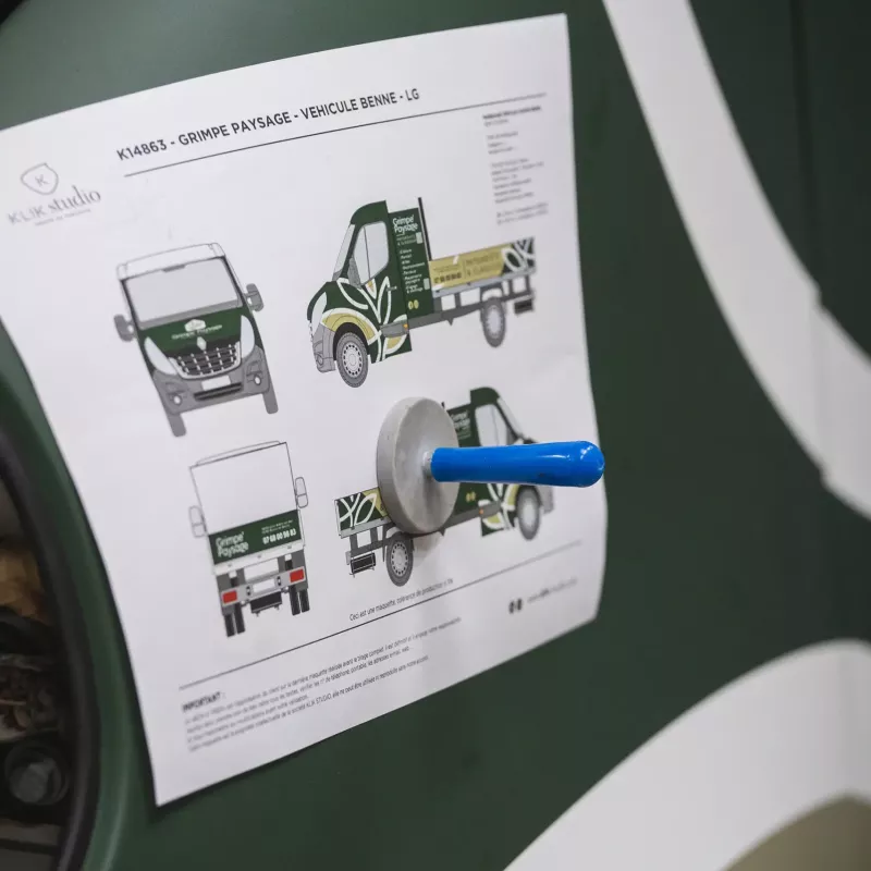 marquage véhicule caen publicité klik studio