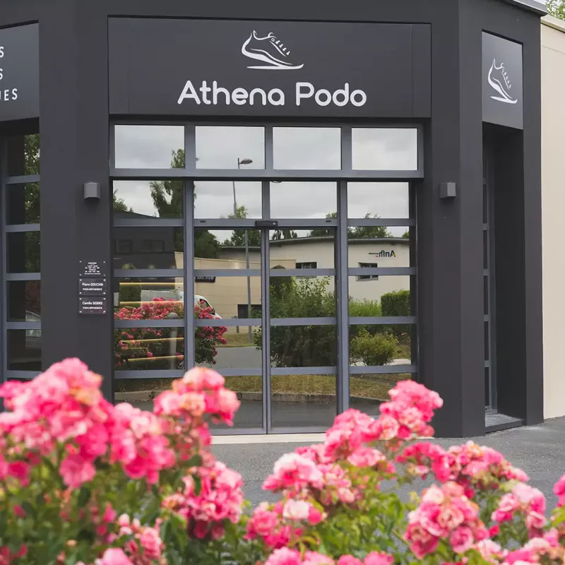 enseigne lumineuse Saint Contest Athena Podo