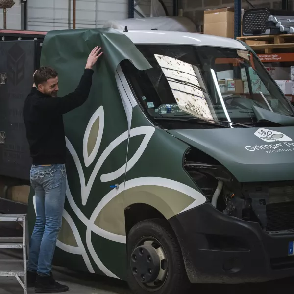 marquage véhicule caen publicité klik studio