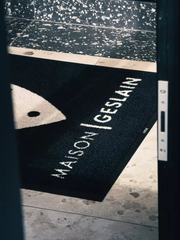 marquage véhicule caen publicité klik studio
