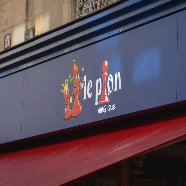 enseigne lumineuse Caen Le Pion Magique